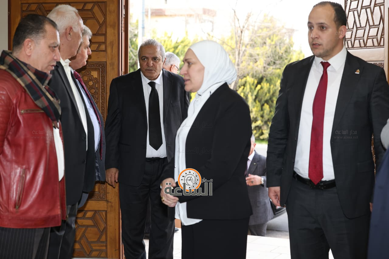 Madar Al-Saa Images 0.38748572273354165