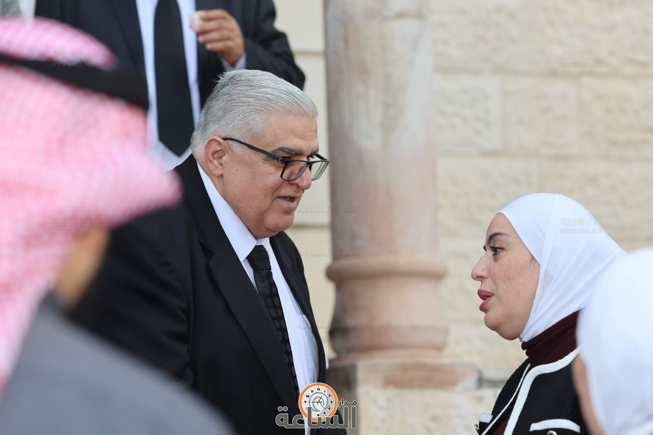 Madar Al-Saa Images 0.7259168437686724