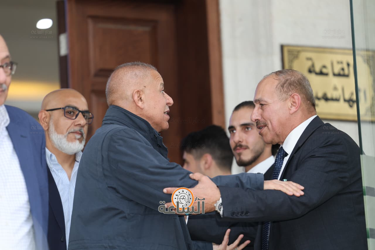 Madar Al-Saa Images 0.8998438439676971