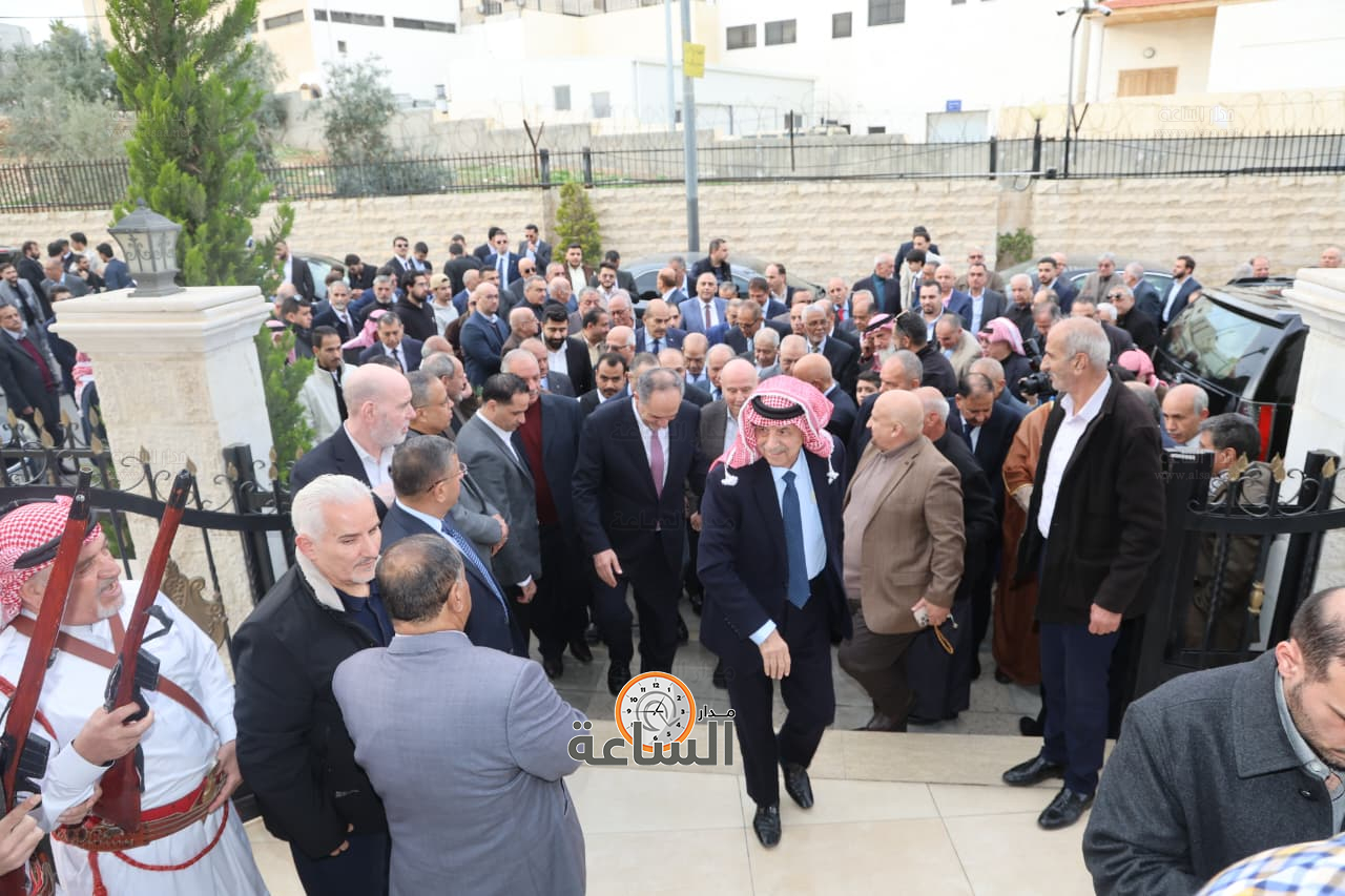 Madar Al-Saa Images 0.9768402573679322