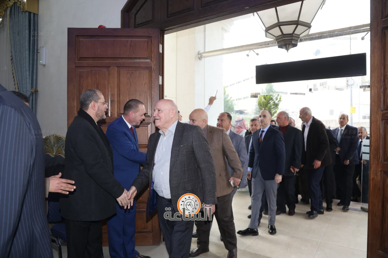 Madar Al-Saa Images 0.15302424424355454