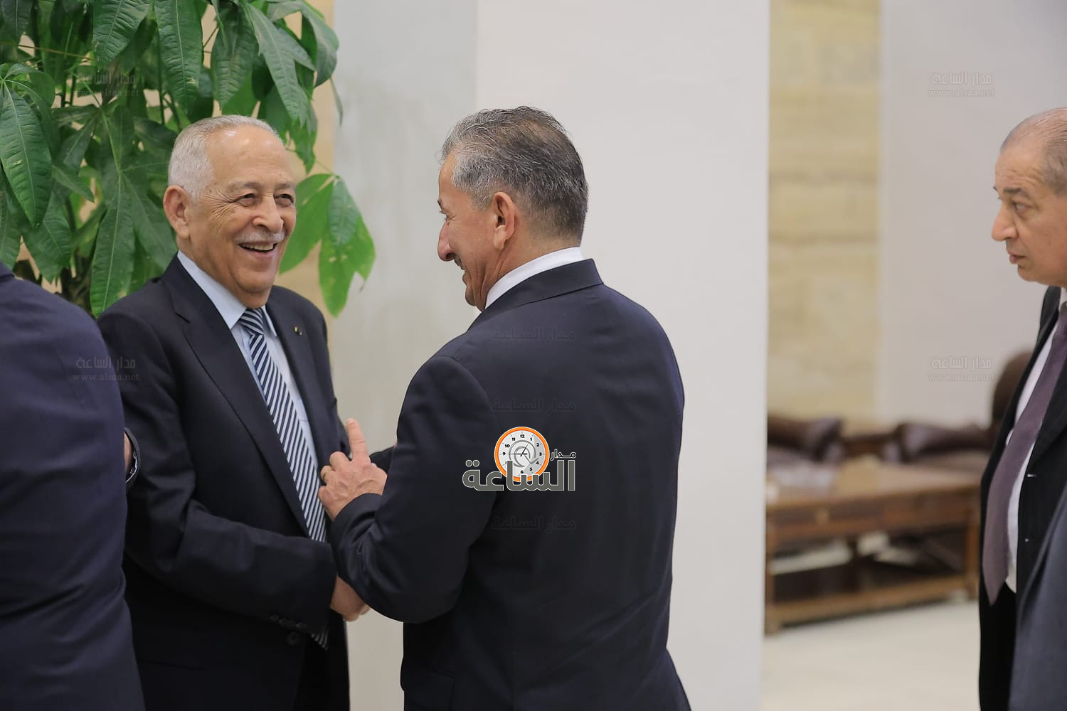 Madar Al-Saa Images 0.3543613347819109