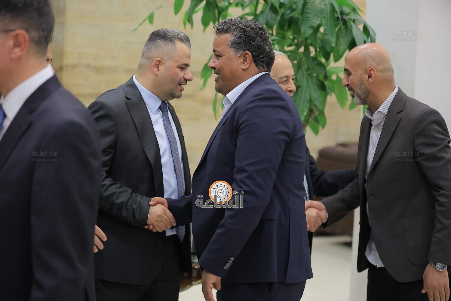 Madar Al-Saa Images 0.2758141599959084