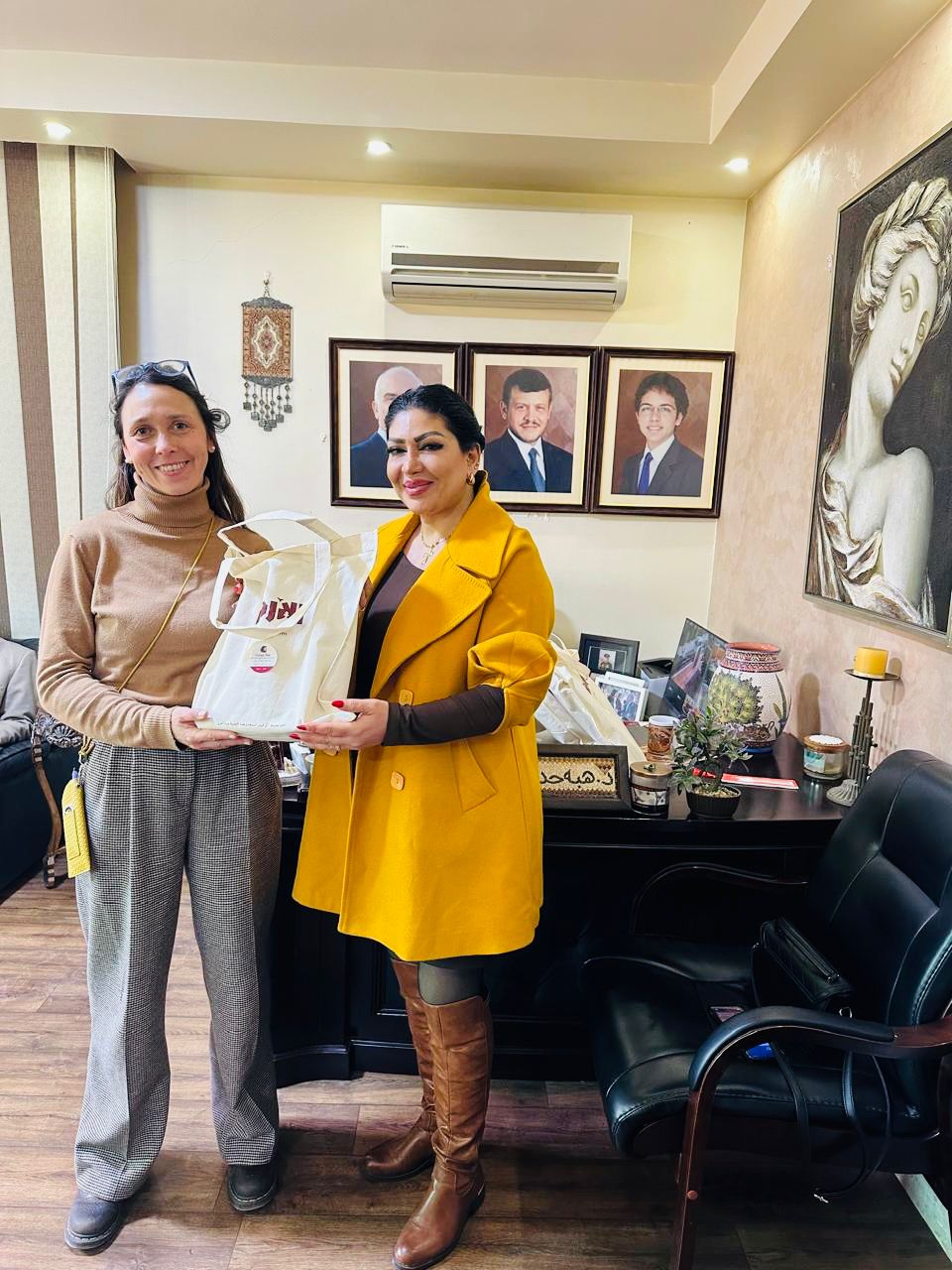 Madar Al-Saa Images 0.38200863219011716