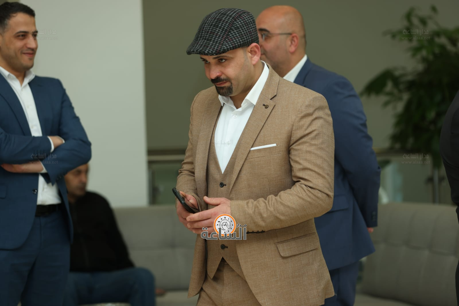 Madar Al-Saa Images 0.48476426197702216