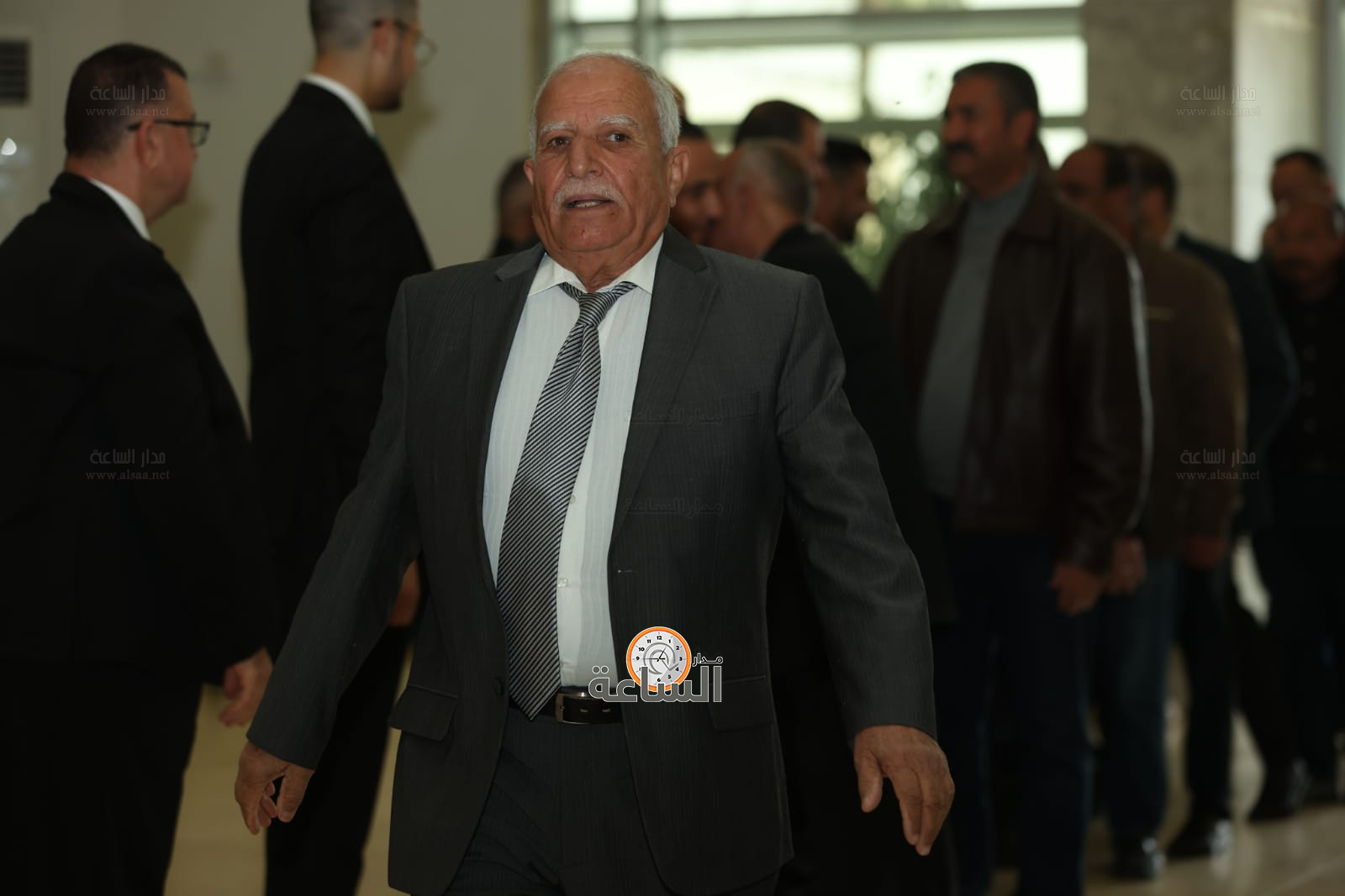 Madar Al-Saa Images 0.3744963584737008