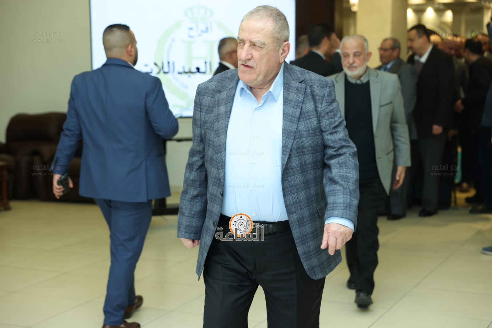 Madar Al-Saa Images 0.8797062321244021