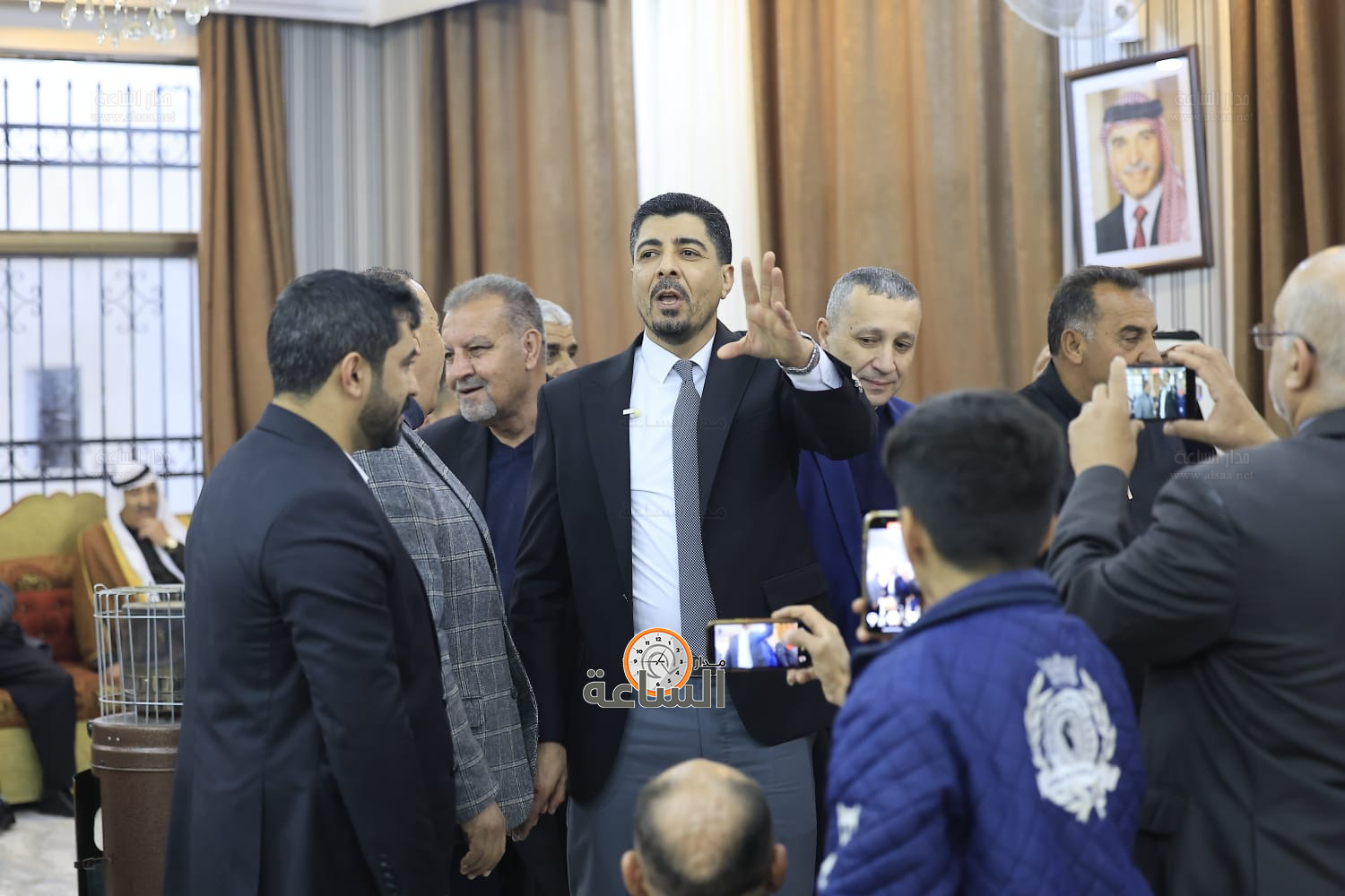 Madar Al-Saa Images 0.08777731165160829