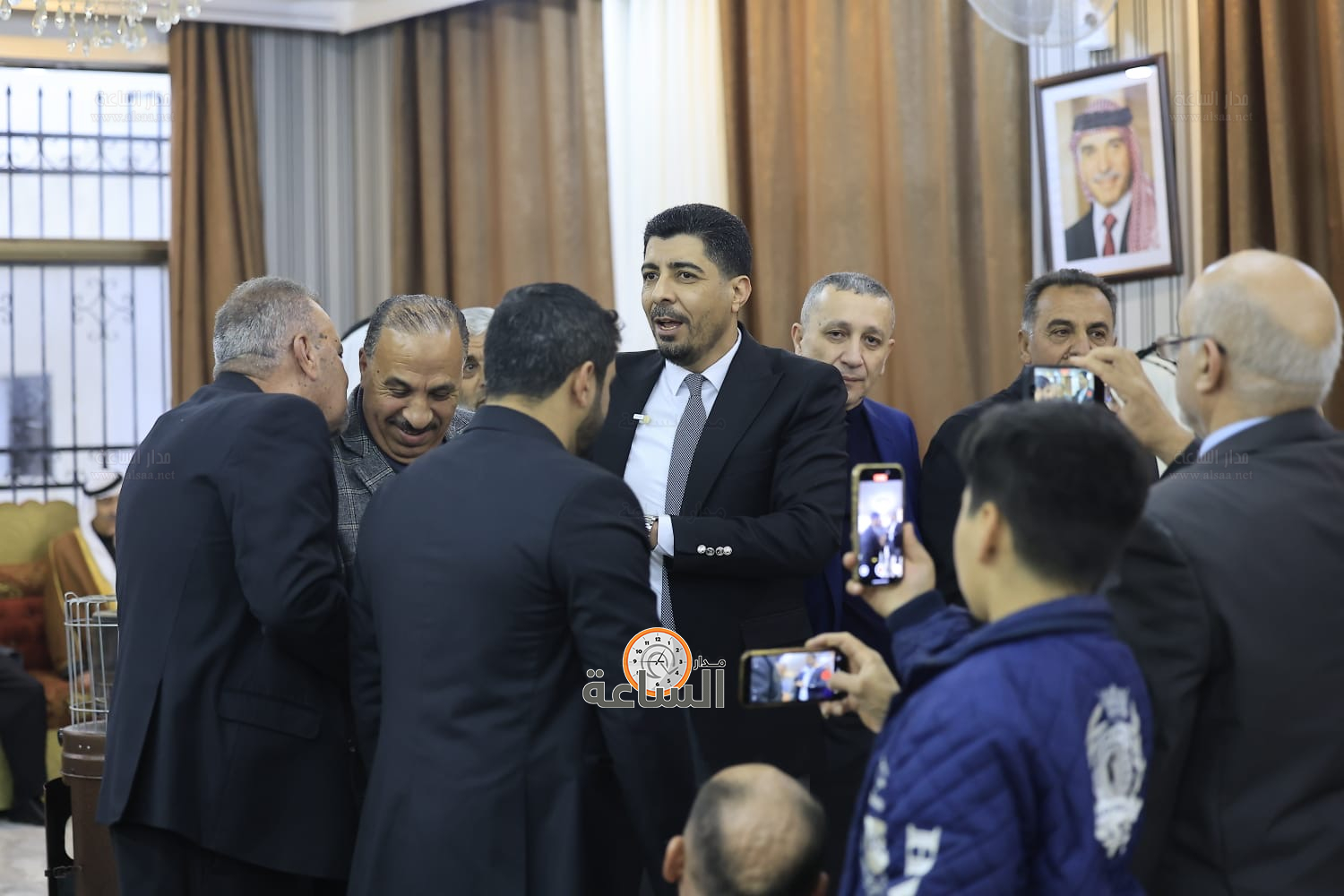 Madar Al-Saa Images 0.5148334622770222