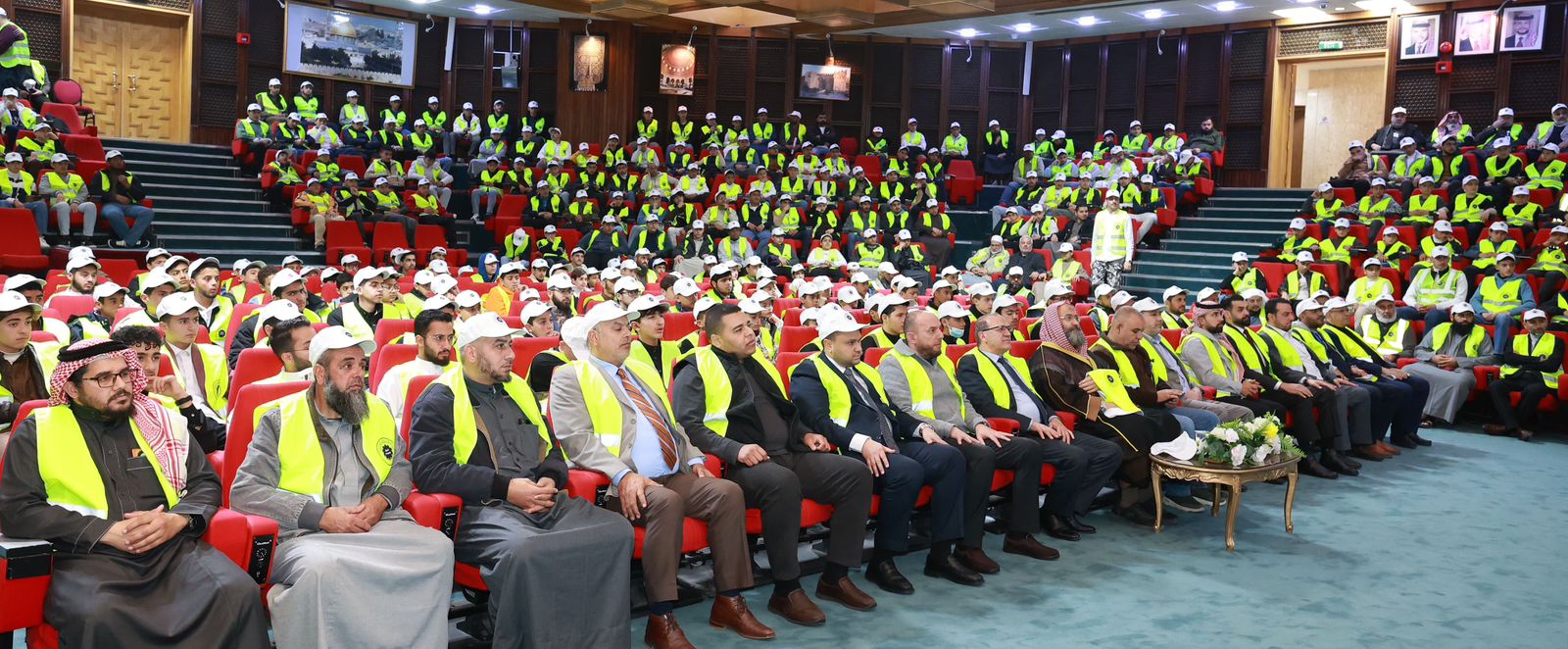 Madar Al-Saa Images 0.8323336350344104