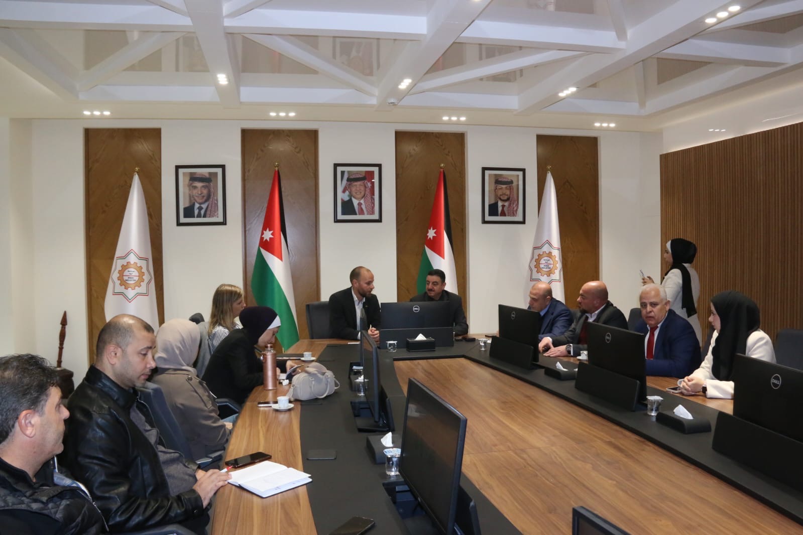 Madar Al-Saa Images 0.5962790338588774