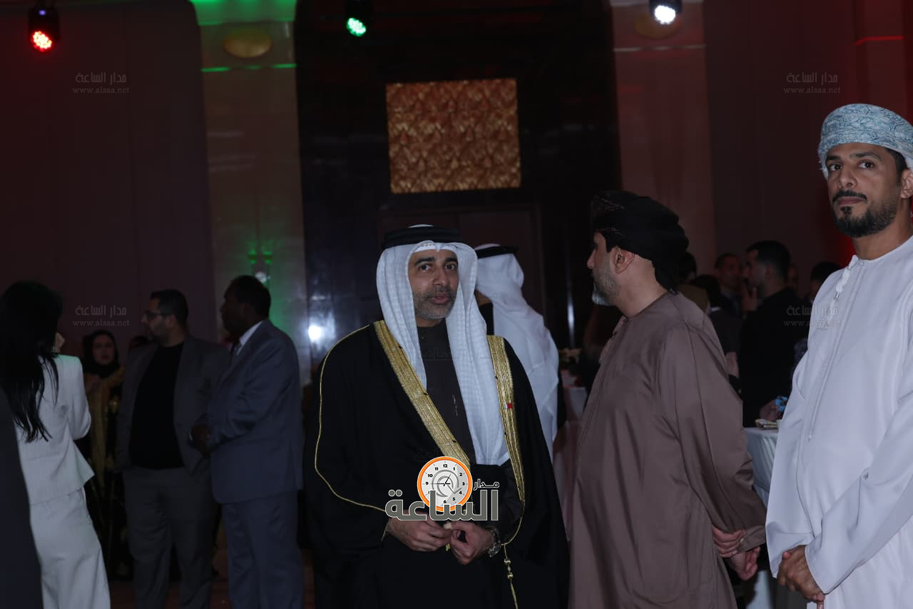 Madar Al-Saa Images 0.49981747213821104