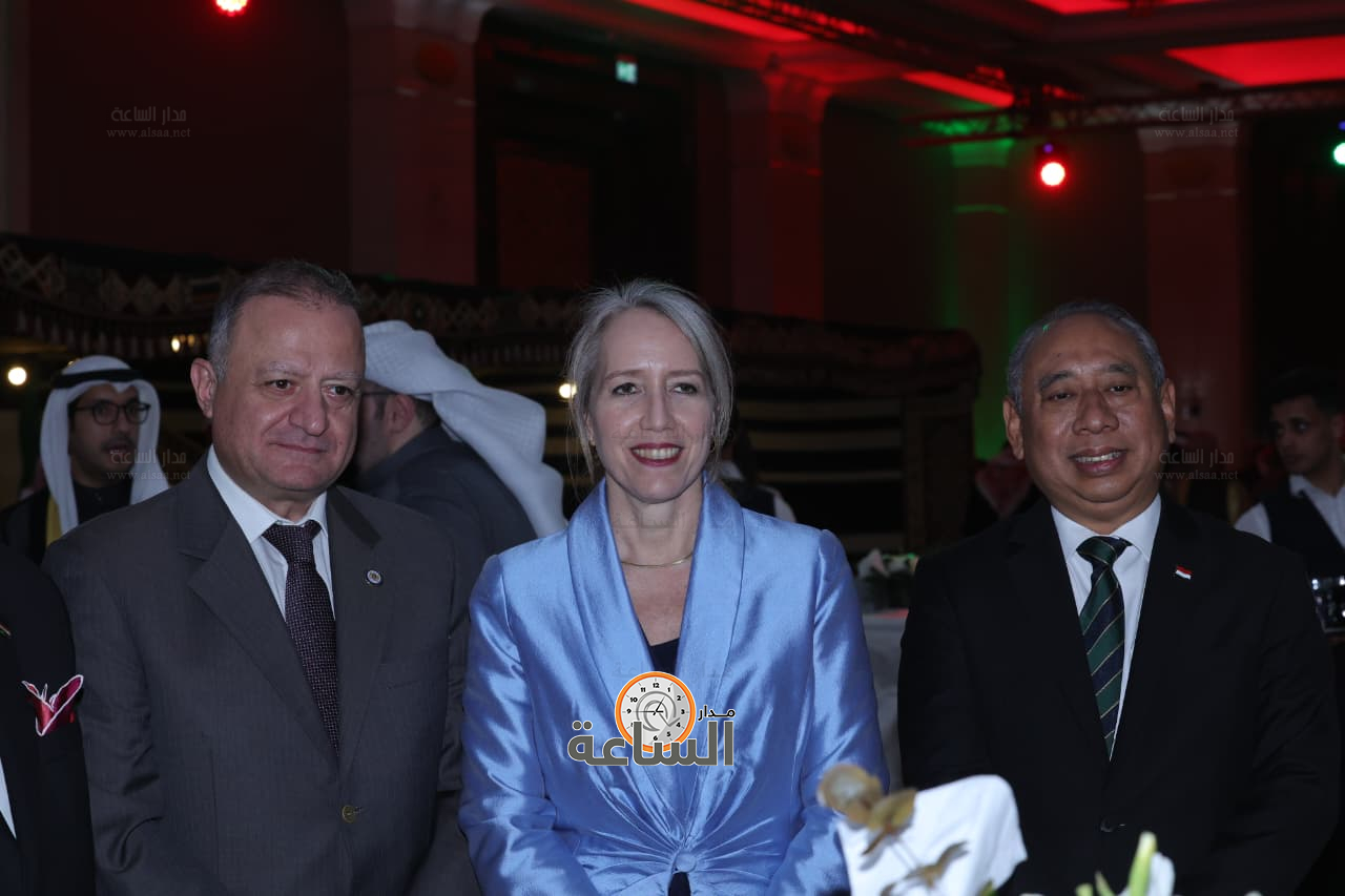 Madar Al-Saa Images 0.47740686647674335