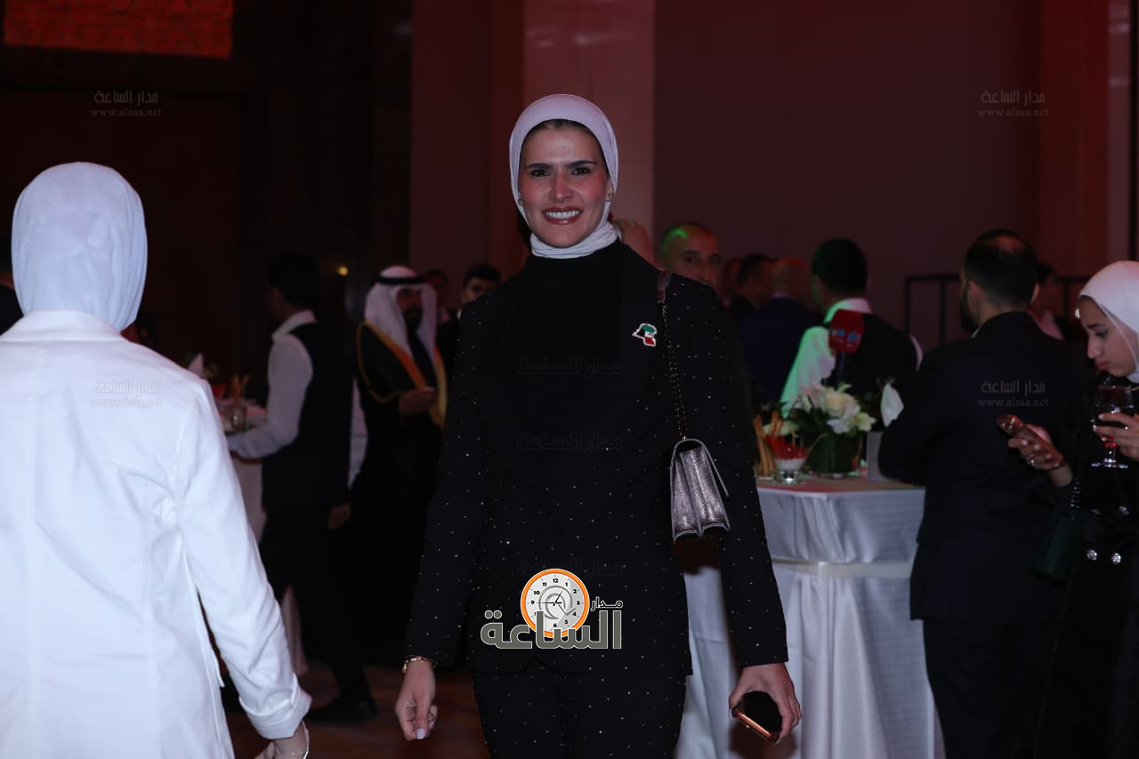 Madar Al-Saa Images 0.36787991458808167