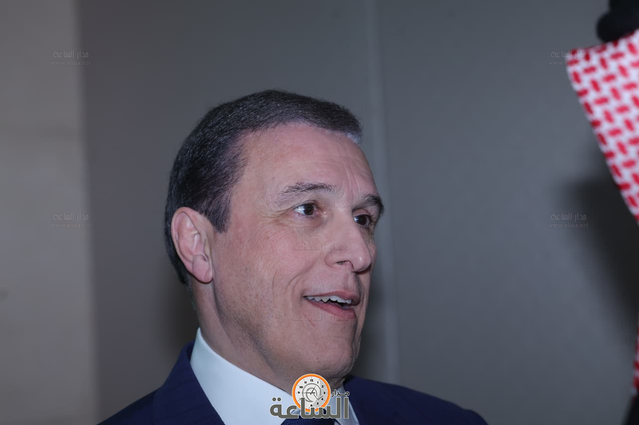 Madar Al-Saa Images 0.44487097067387826