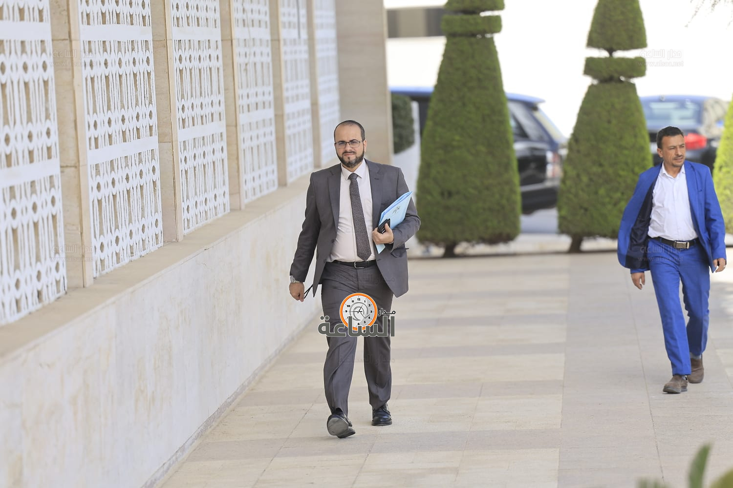 Madar Al-Saa Images 0.4929007454745017