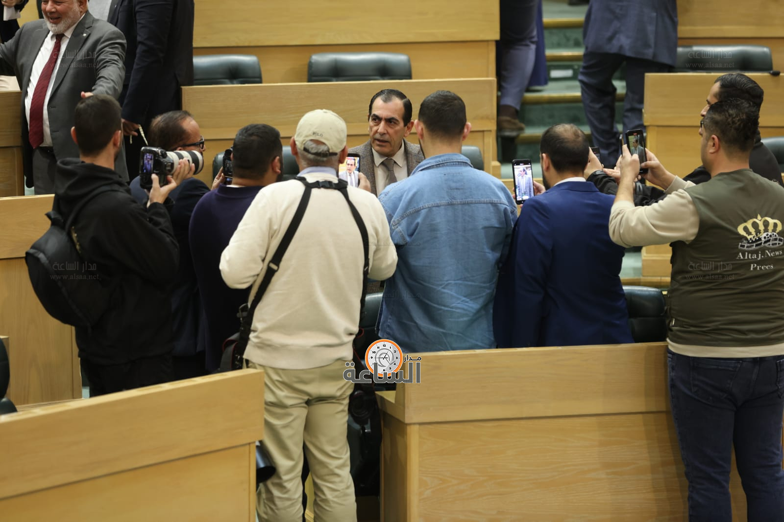 Madar Al-Saa Images 0.6862280611056782