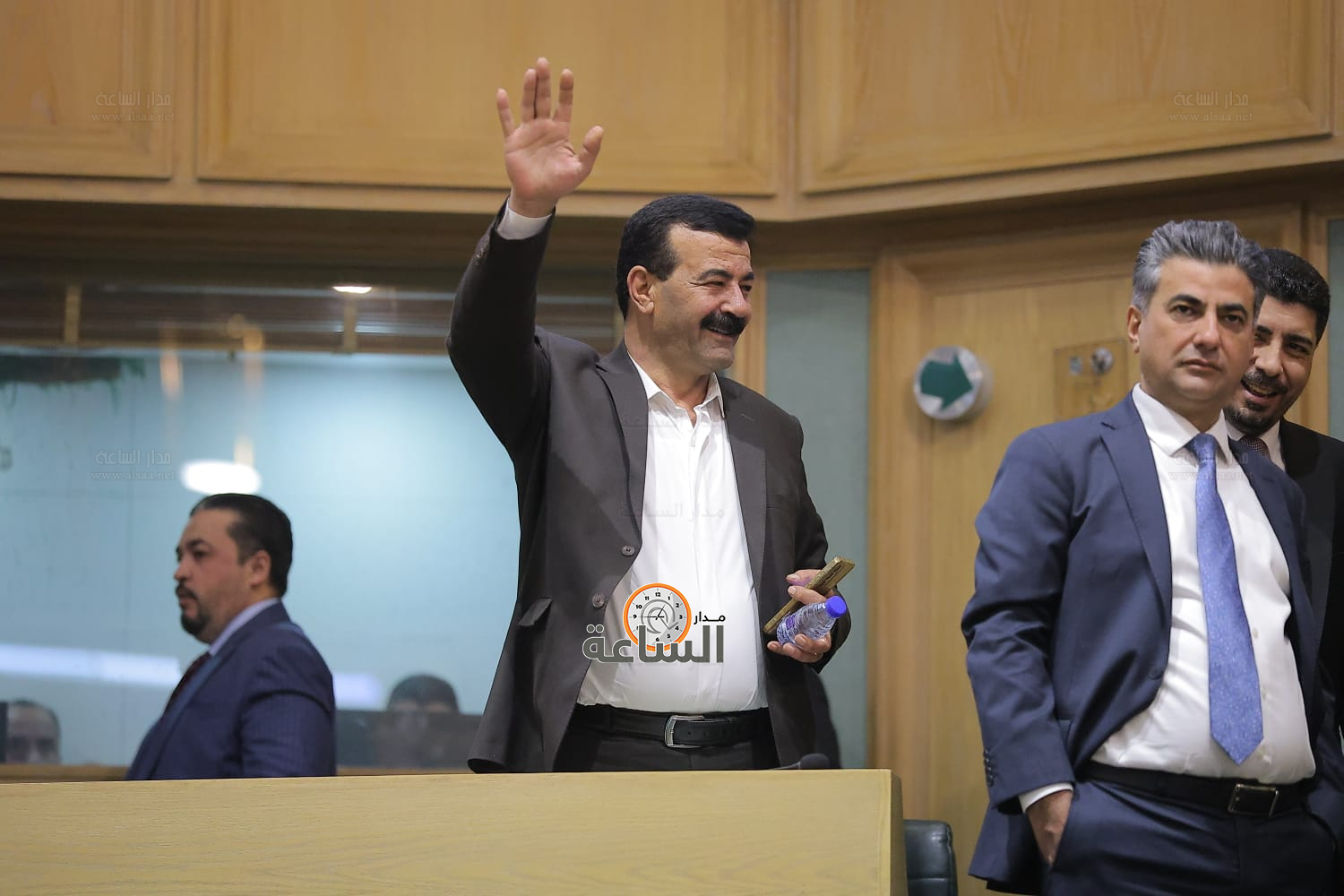 Madar Al-Saa Images 0.49363567585017276