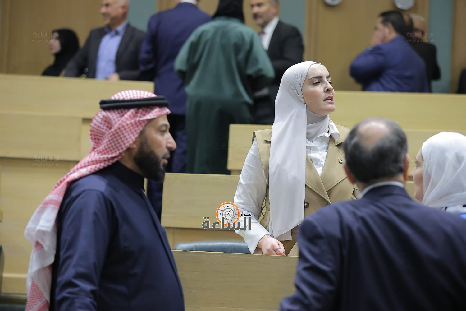 Madar Al-Saa Images 0.11874355118878643