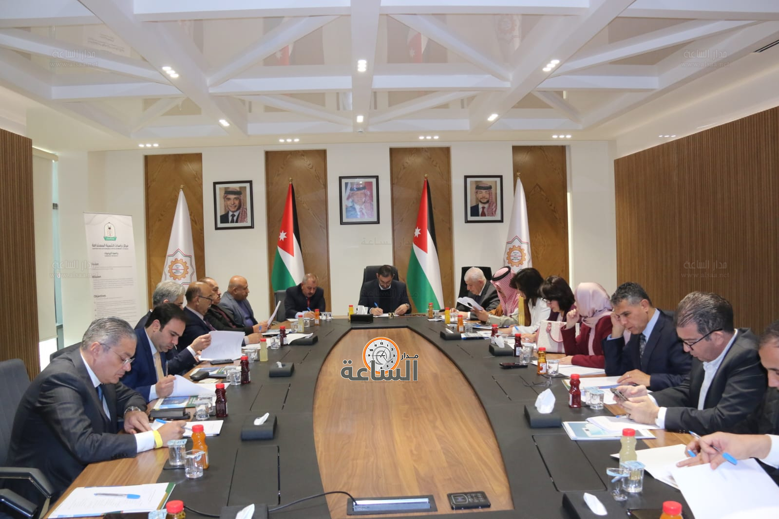 Madar Al-Saa Images 0.9413573241792466