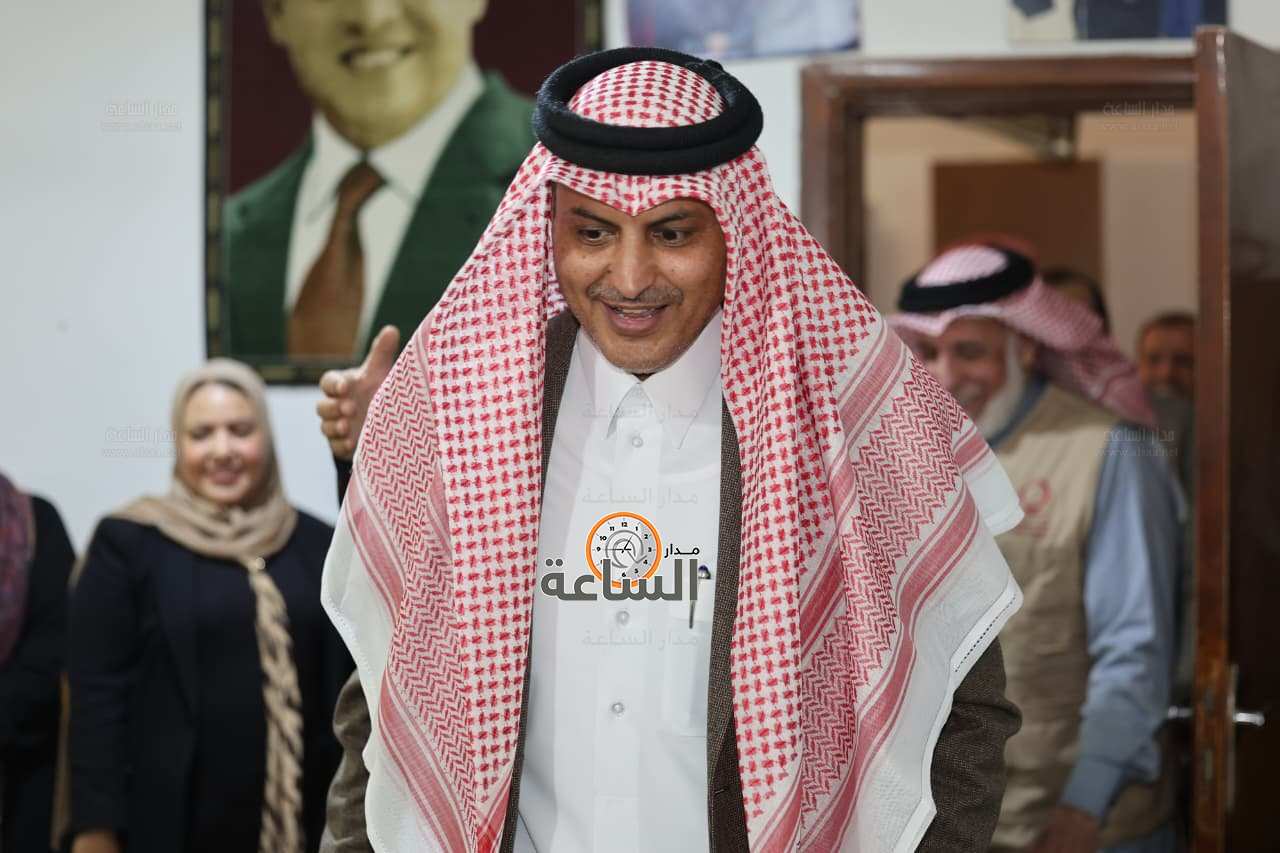 Madar Al-Saa Images 0.8733621311060298