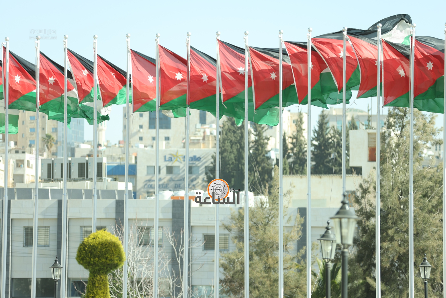 Madar Al-Saa Images 0.9381468457385703