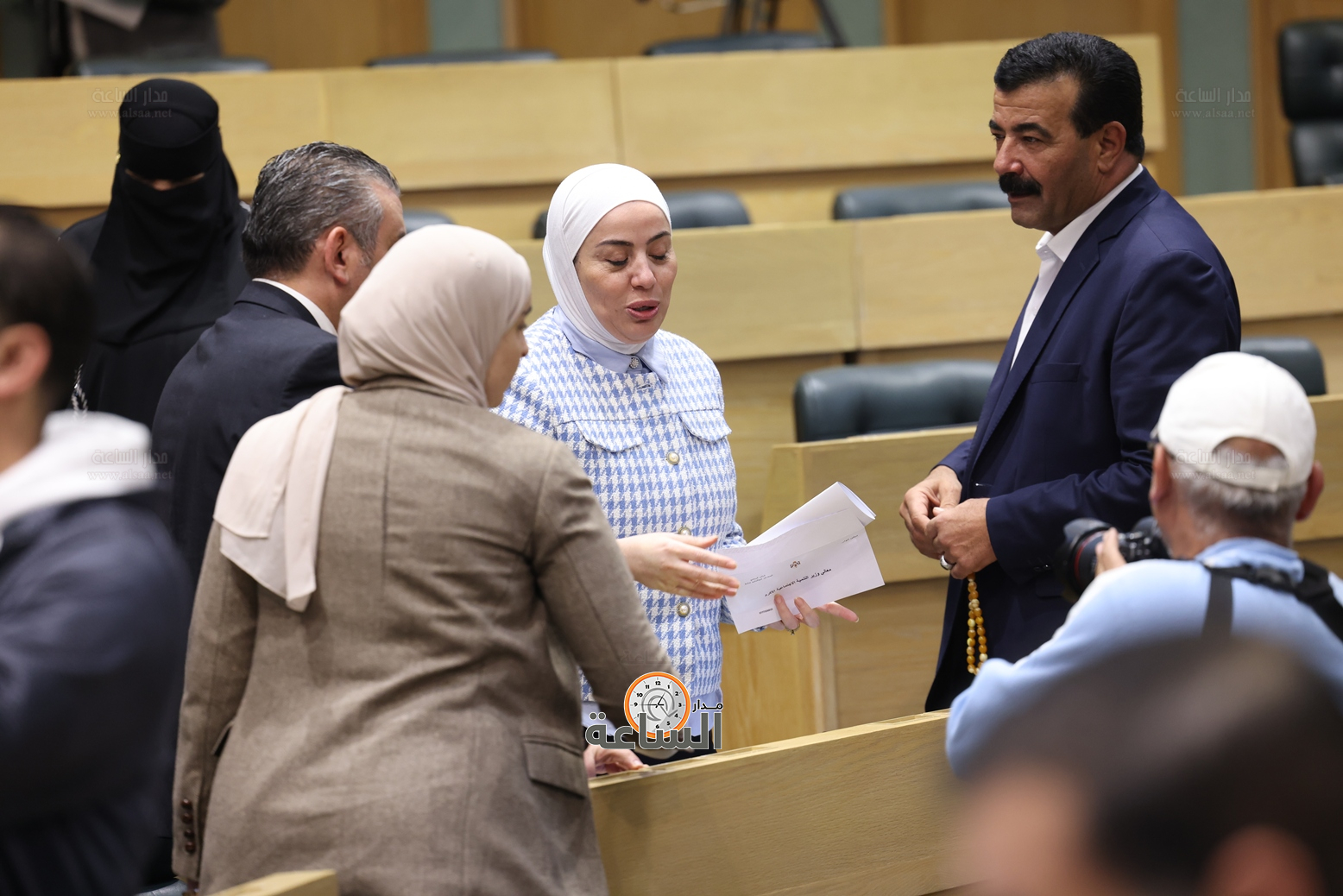 Madar Al-Saa Images 0.3655187432831739