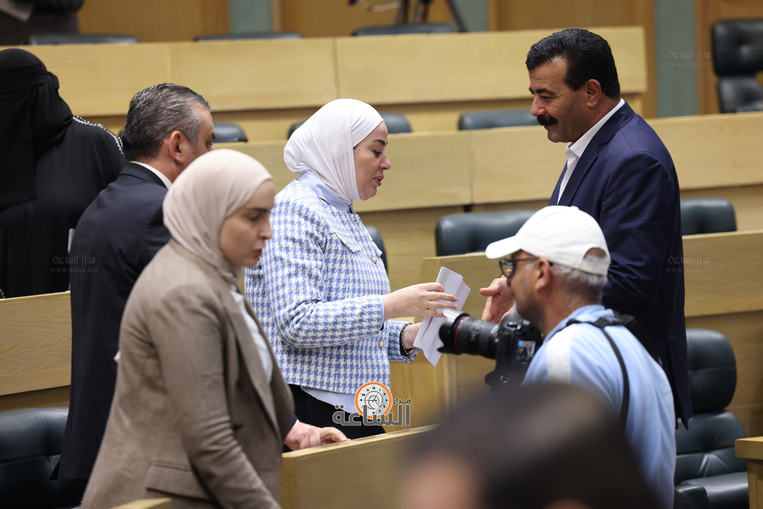 Madar Al-Saa Images 0.5546479155959204