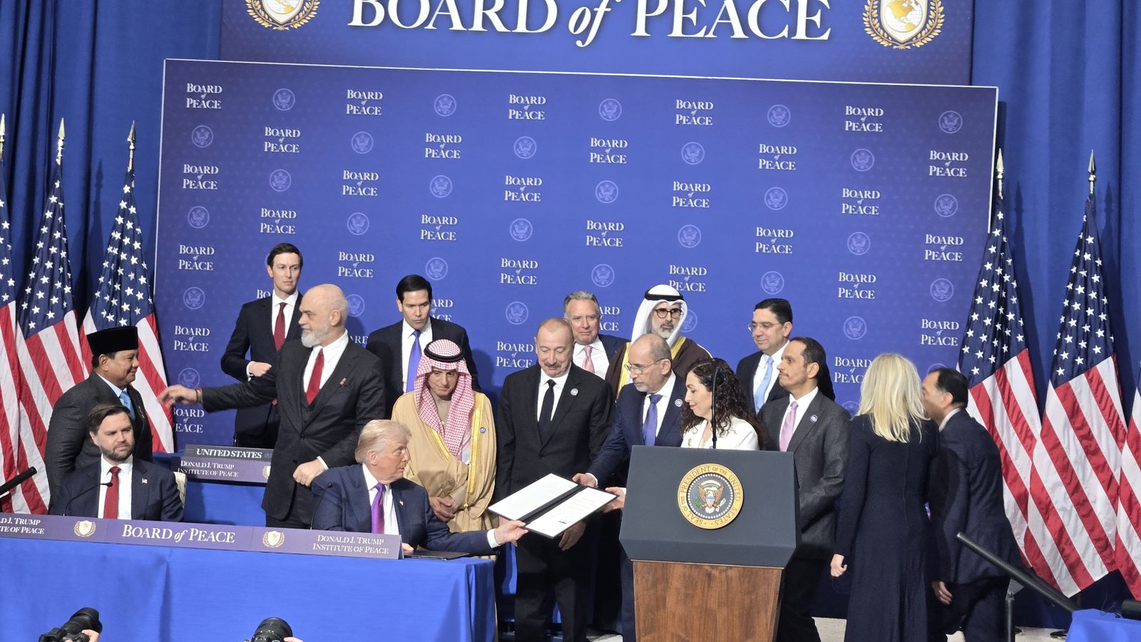 Madar Al-Saa Images 0.2579462085760763