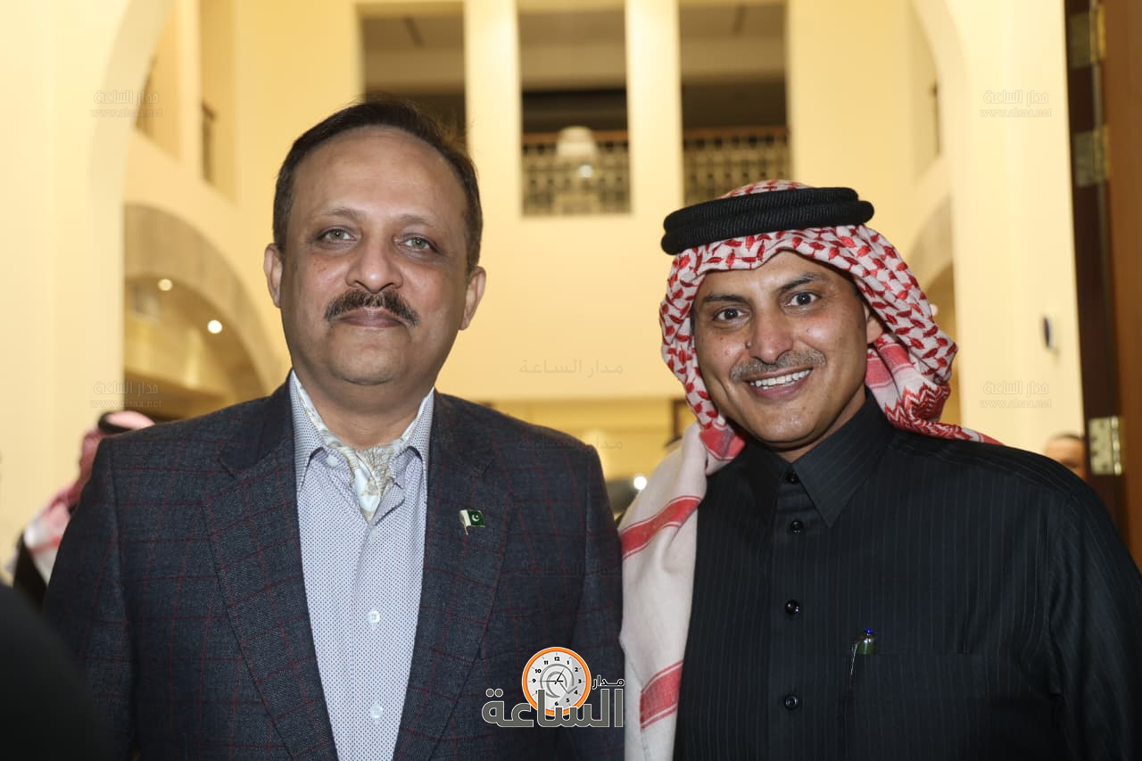 Madar Al-Saa Images 0.1367440581391064