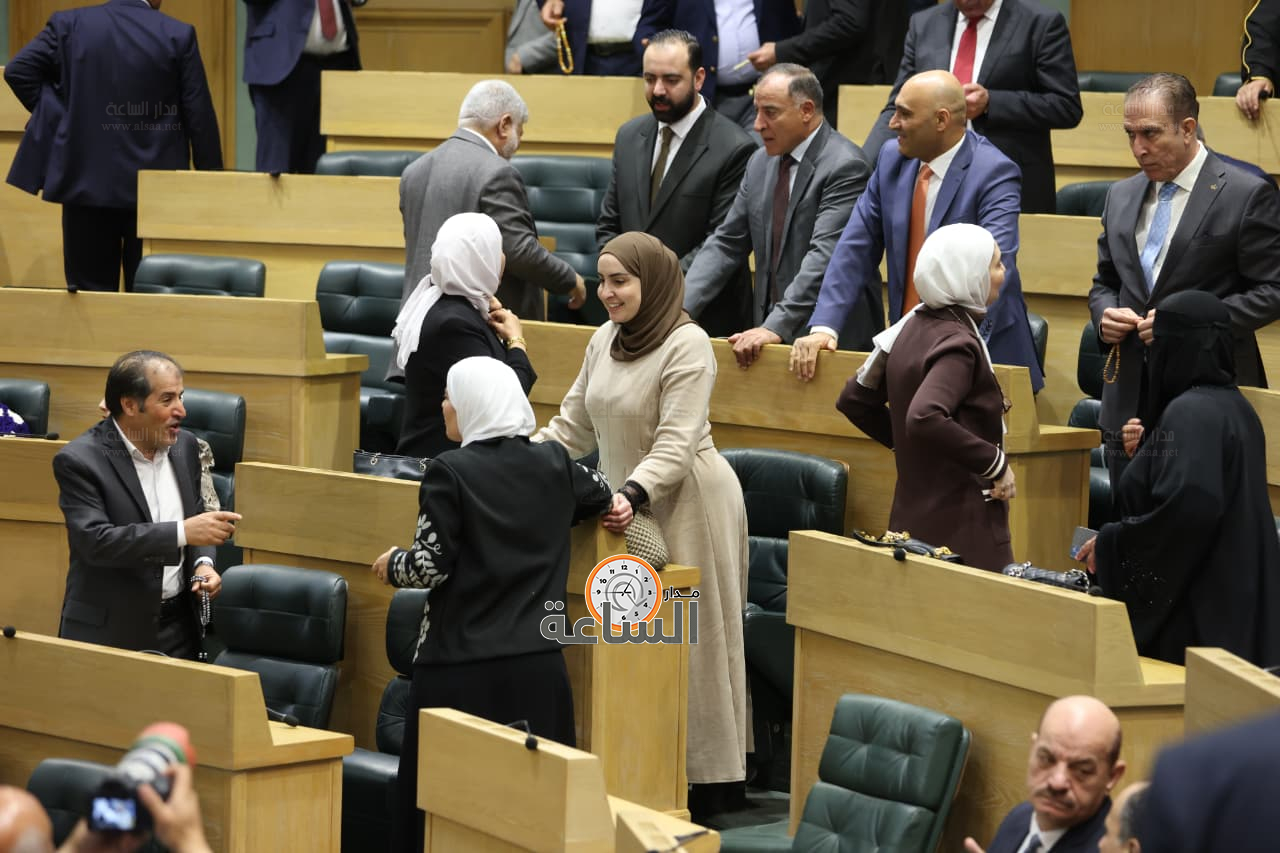 Madar Al-Saa Images 0.10196906290686103