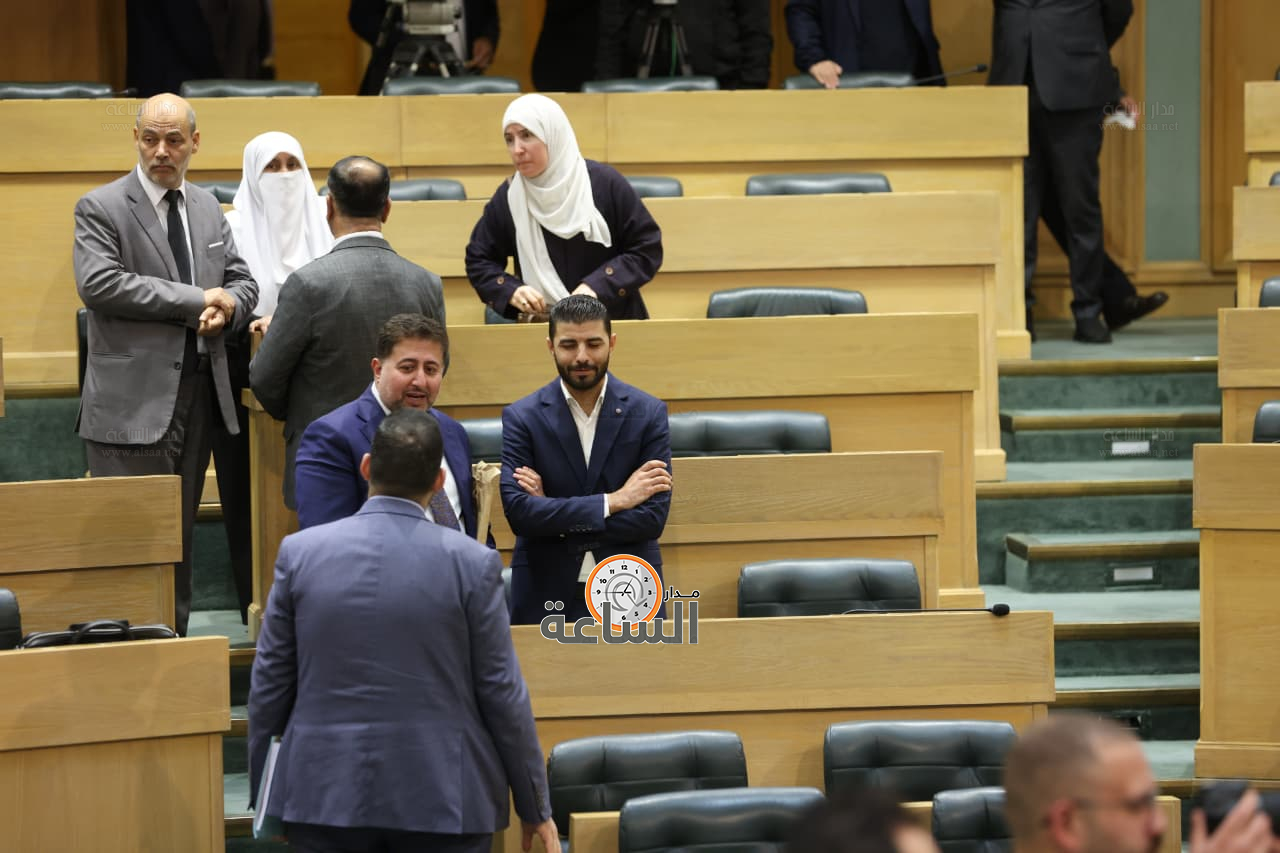 Madar Al-Saa Images 0.09569874315733895