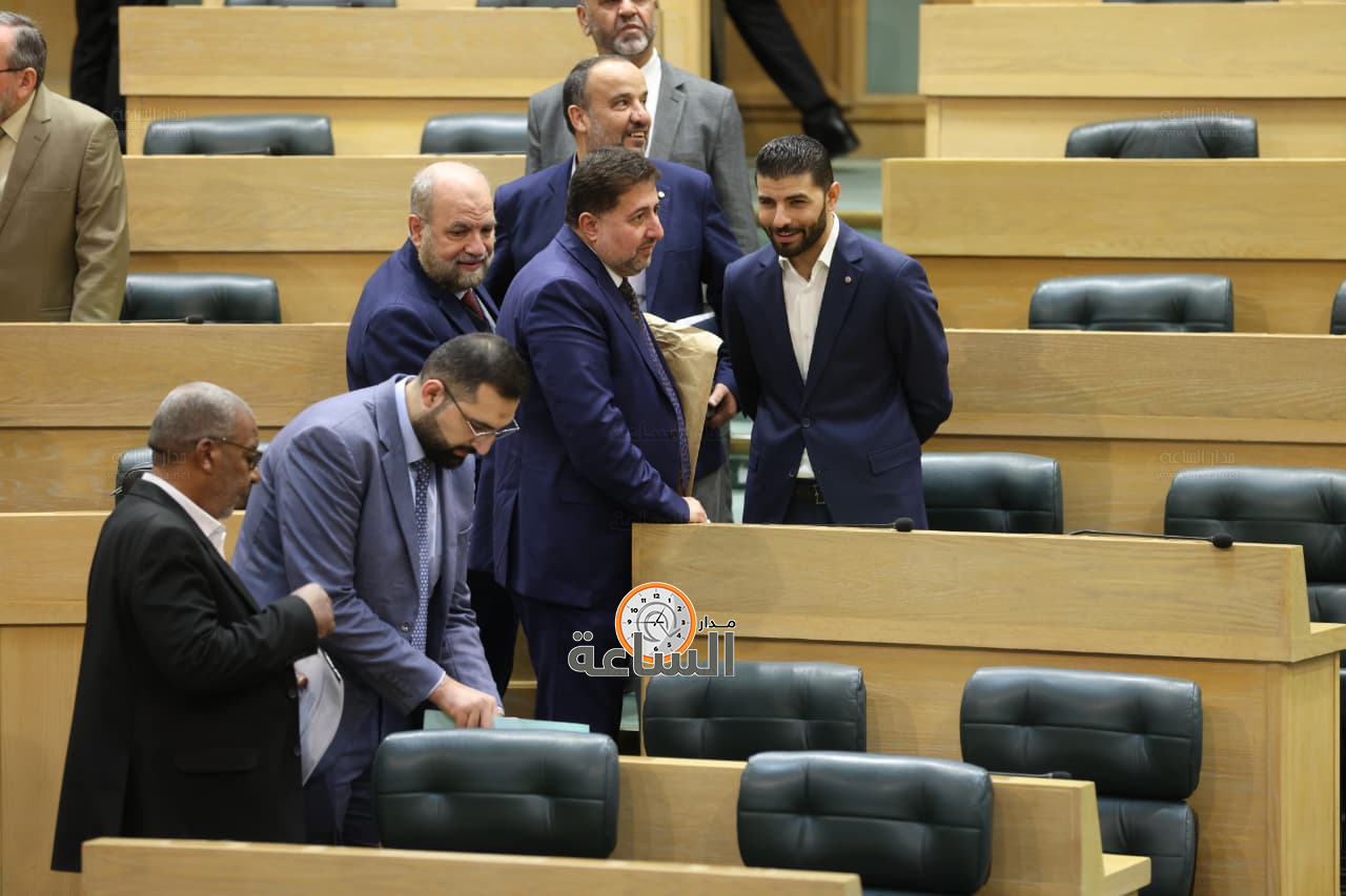 Madar Al-Saa Images 0.5832937772546469