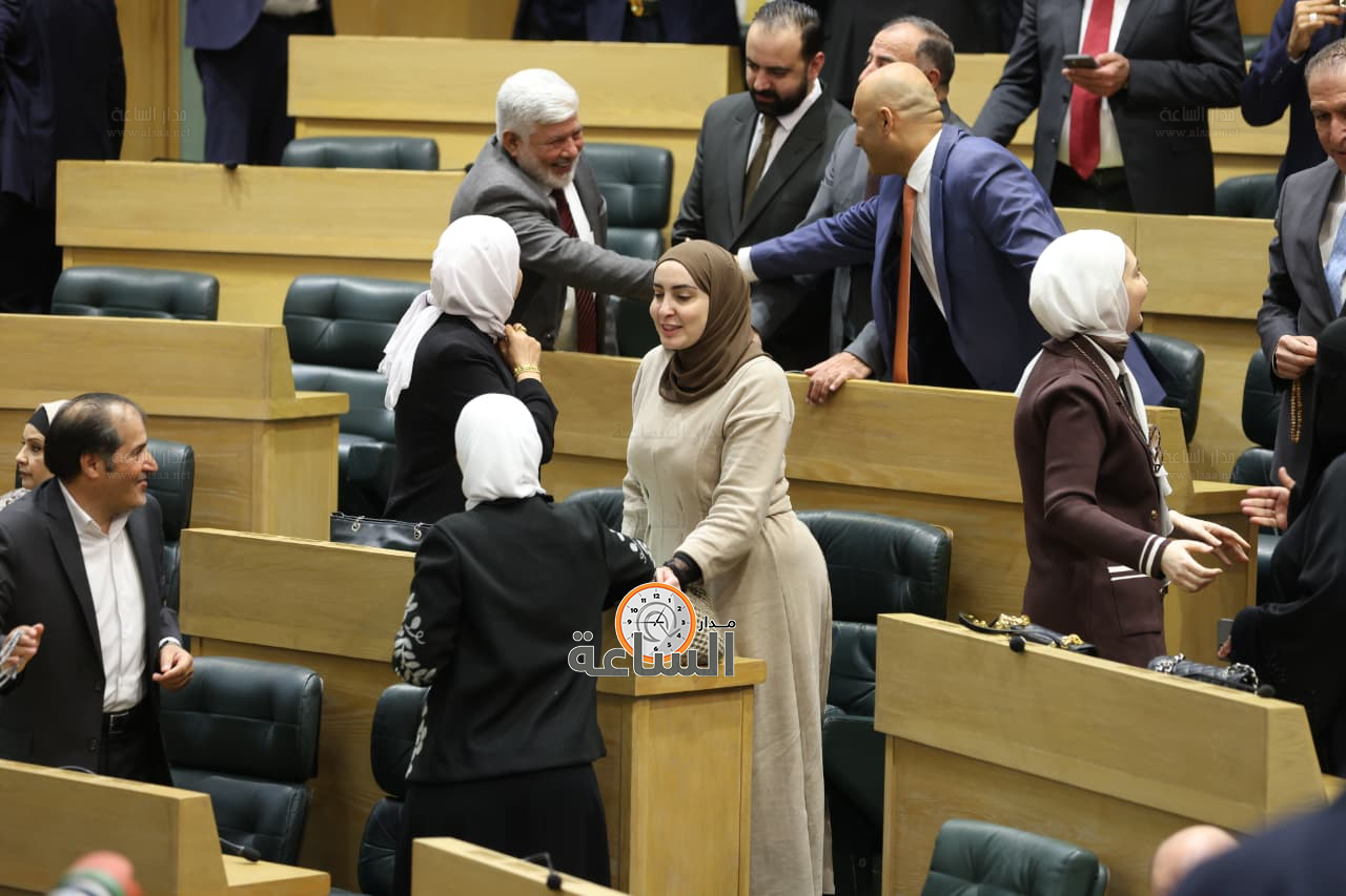 Madar Al-Saa Images 0.46812415727951395