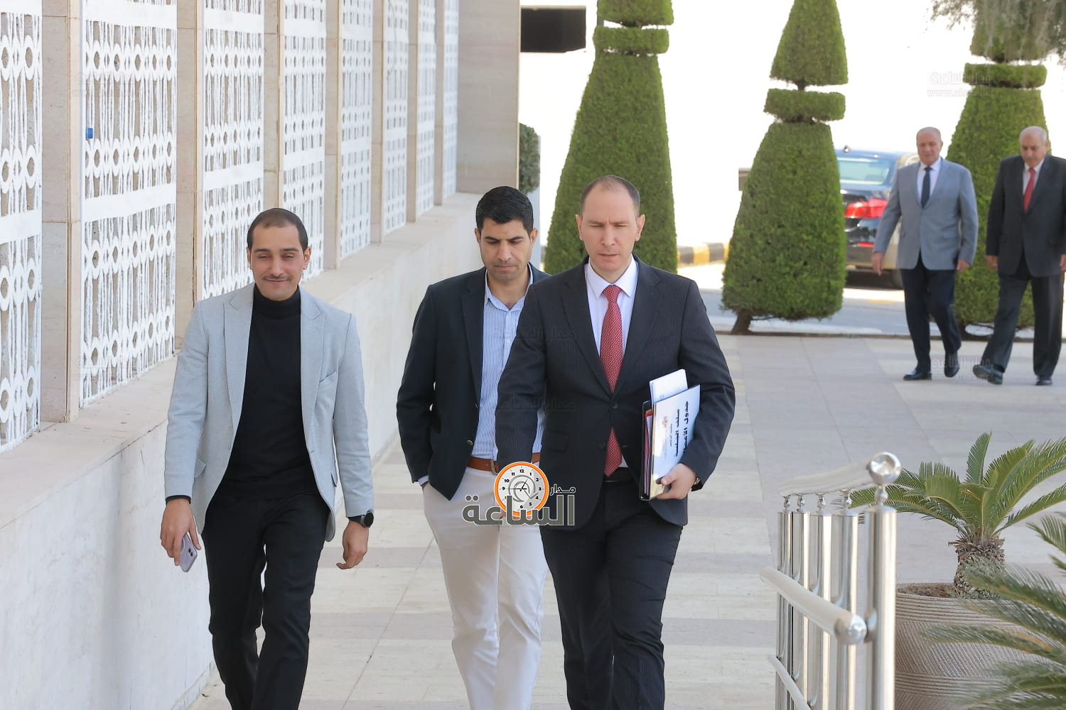 Madar Al-Saa Images 0.170524014808205