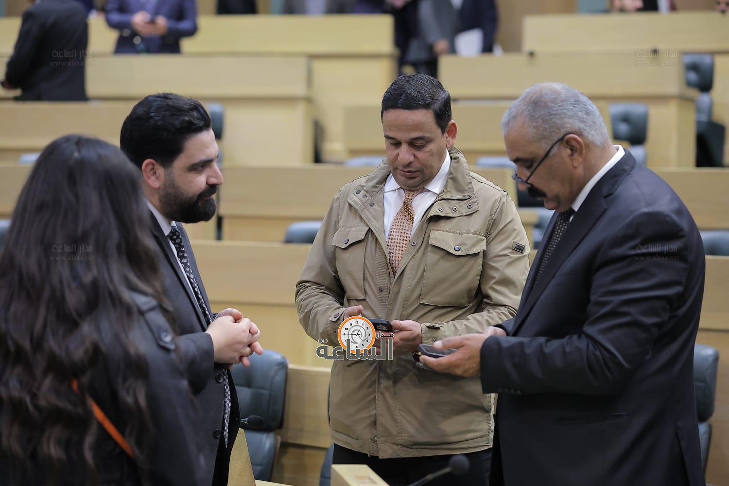 Madar Al-Saa Images 0.1462364200607833