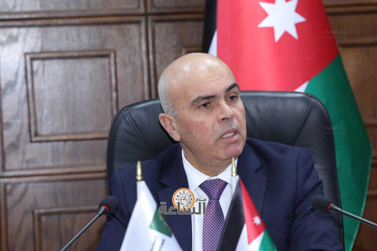 Madar Al-Saa Images 0.574672536694919