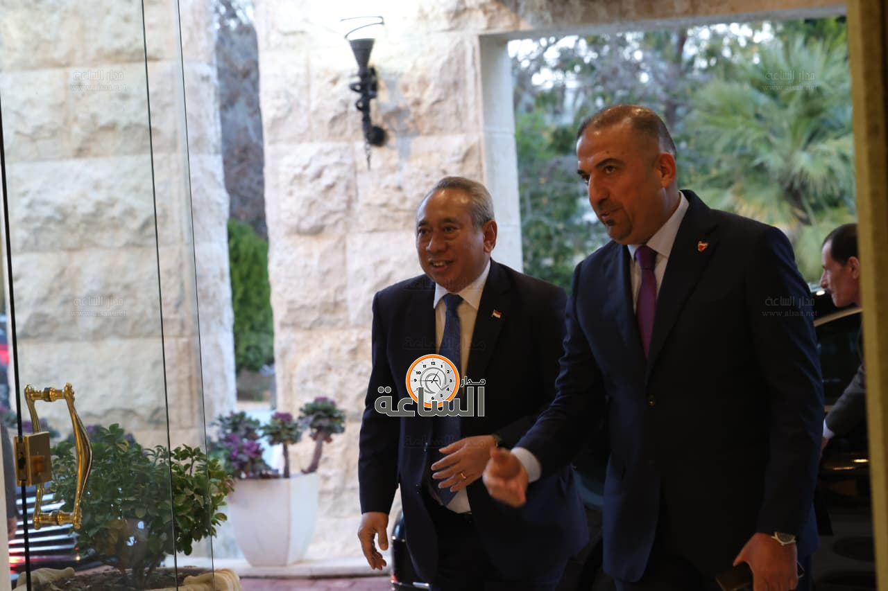 Madar Al-Saa Images 0.16560824120015916