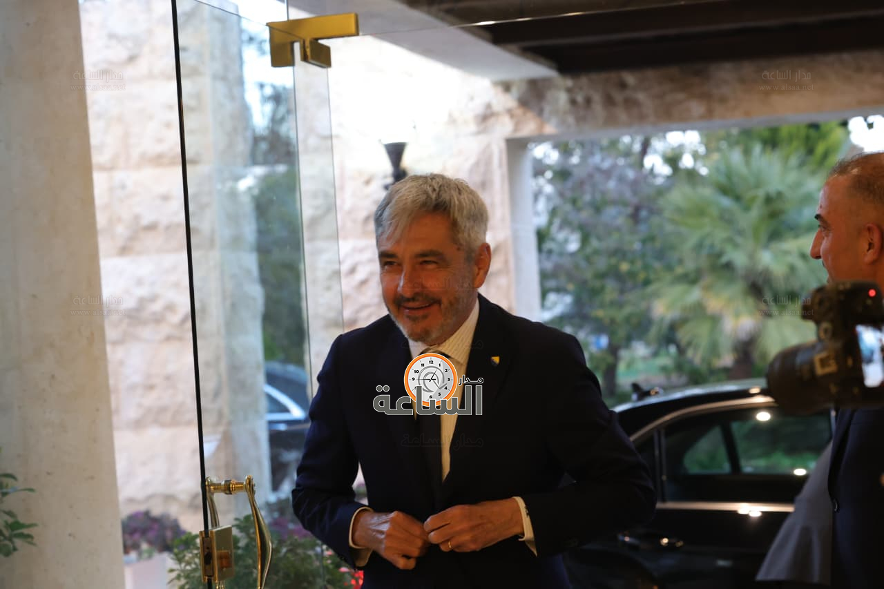 Madar Al-Saa Images 0.5778652215243352