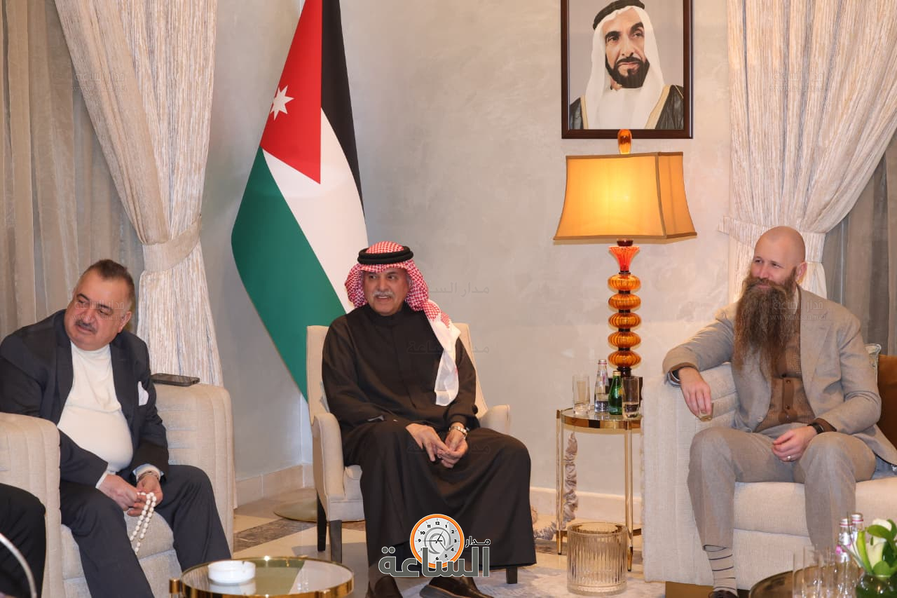 Madar Al-Saa Images 0.758313337799726