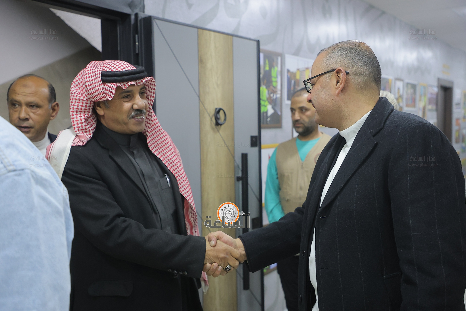 Madar Al-Saa Images 0.43294148639429697