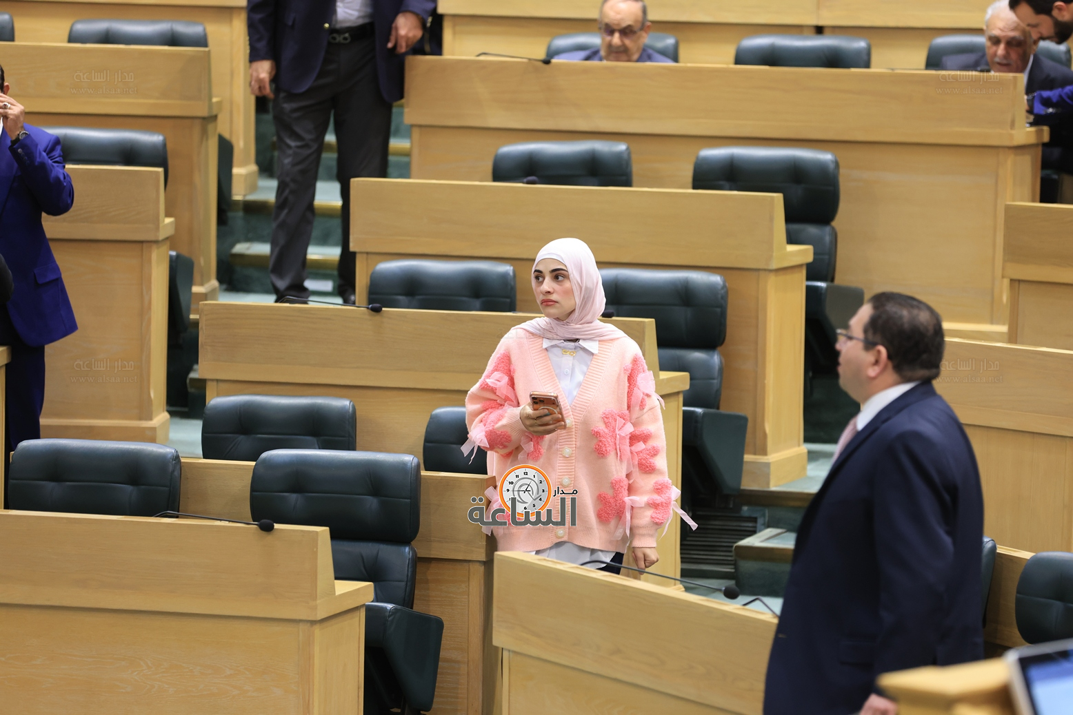 Madar Al-Saa Images 0.710887665829564