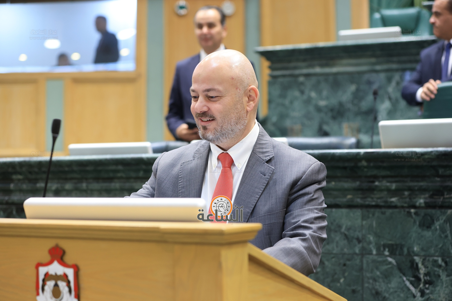 Madar Al-Saa Images 0.44855165032363653