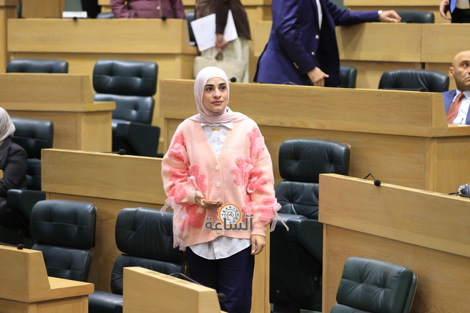 Madar Al-Saa Images 0.18052191475761048