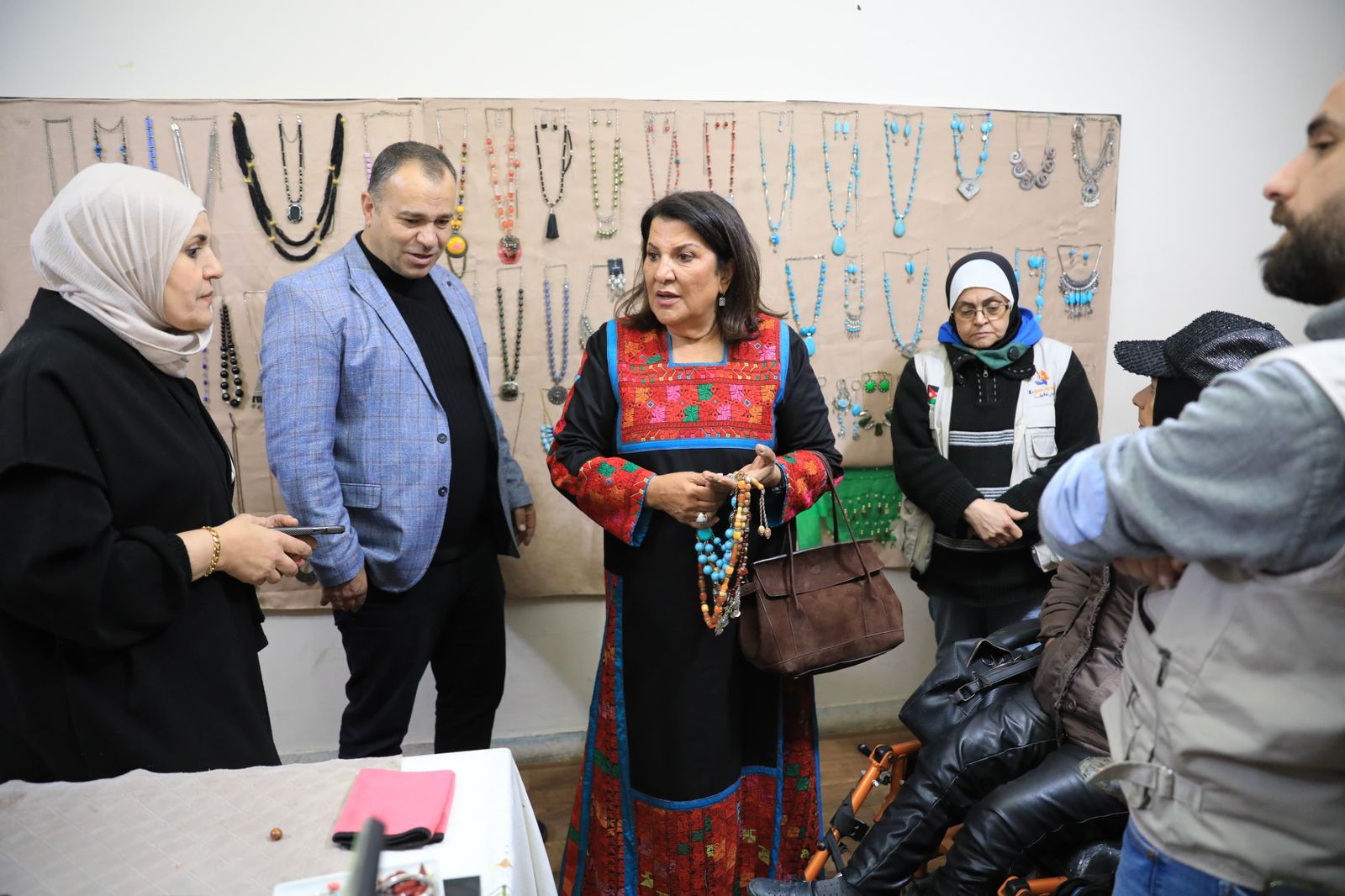 Madar Al-Saa Images 0.00004449714366616675