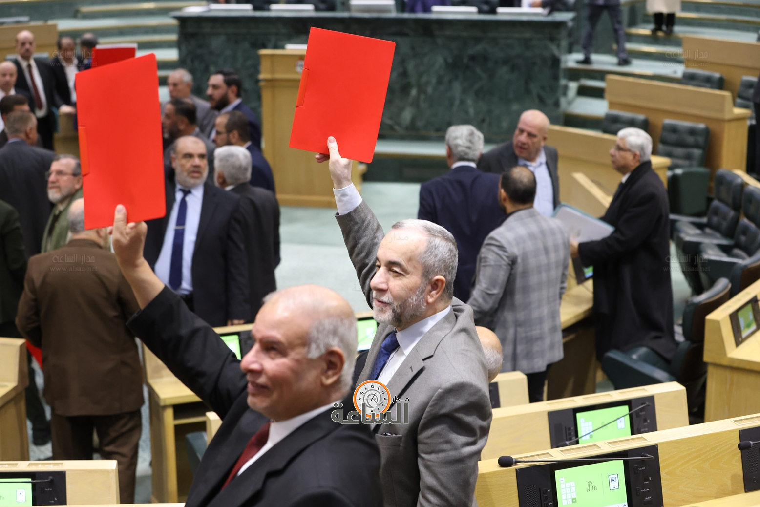 Madar Al-Saa Images 0.3918582851326118