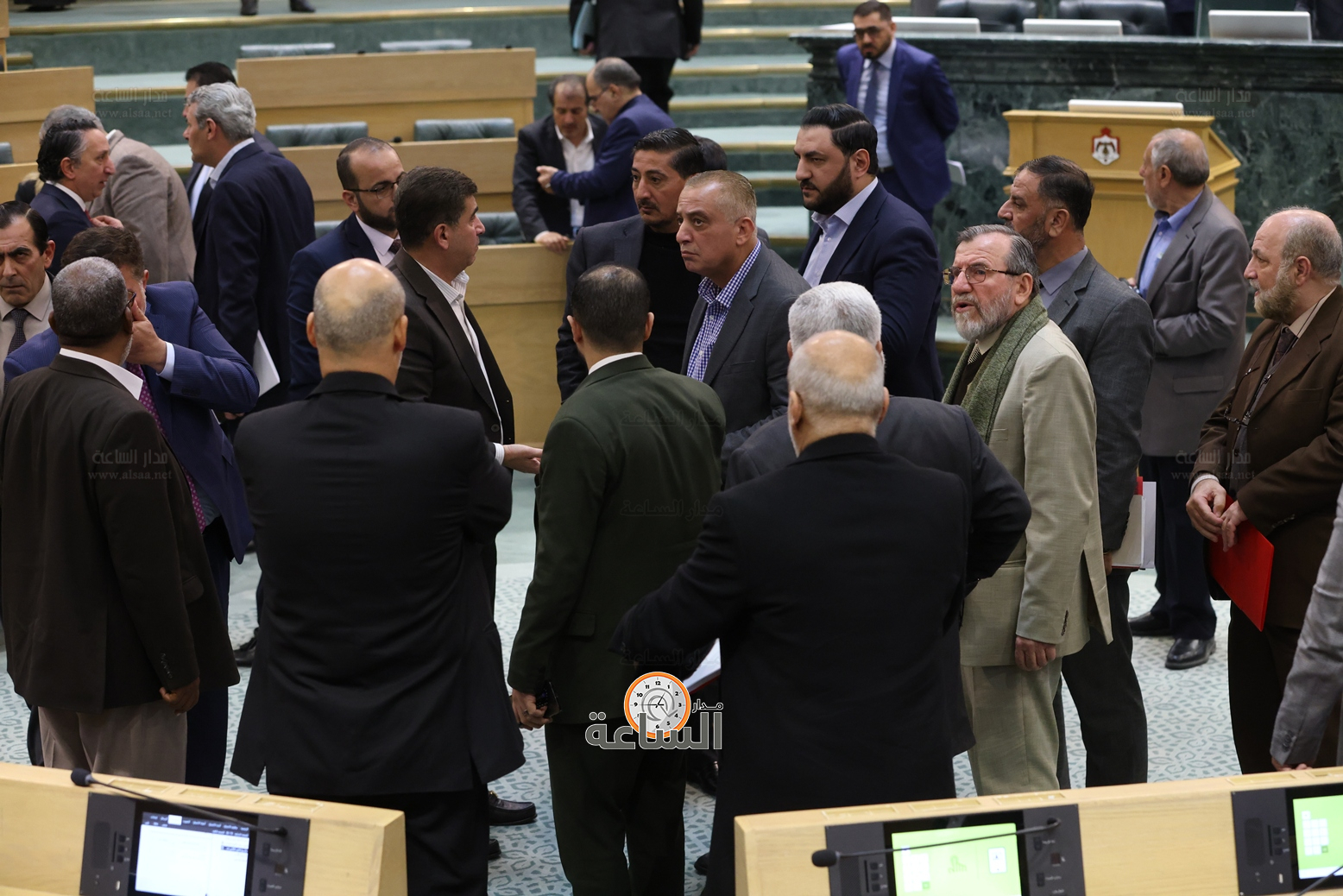 Madar Al-Saa Images 0.616407943120872