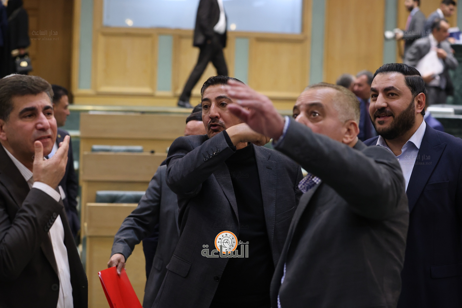 Madar Al-Saa Images 0.5135099062310254