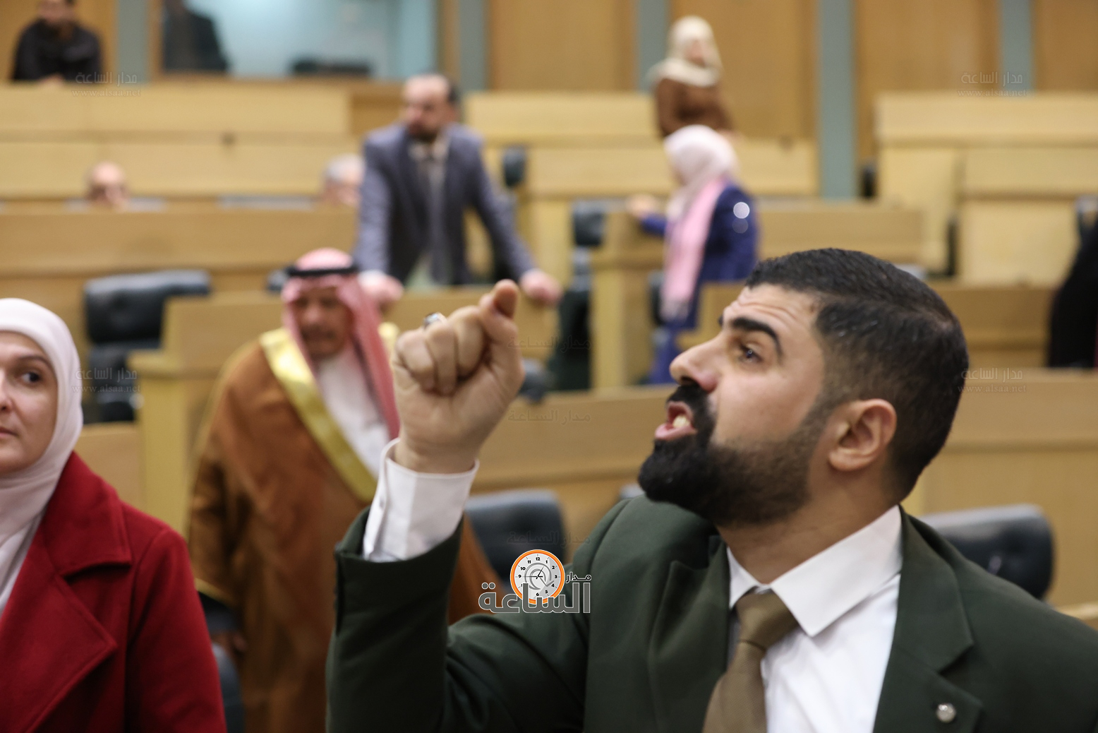 Madar Al-Saa Images 0.04453739592318884