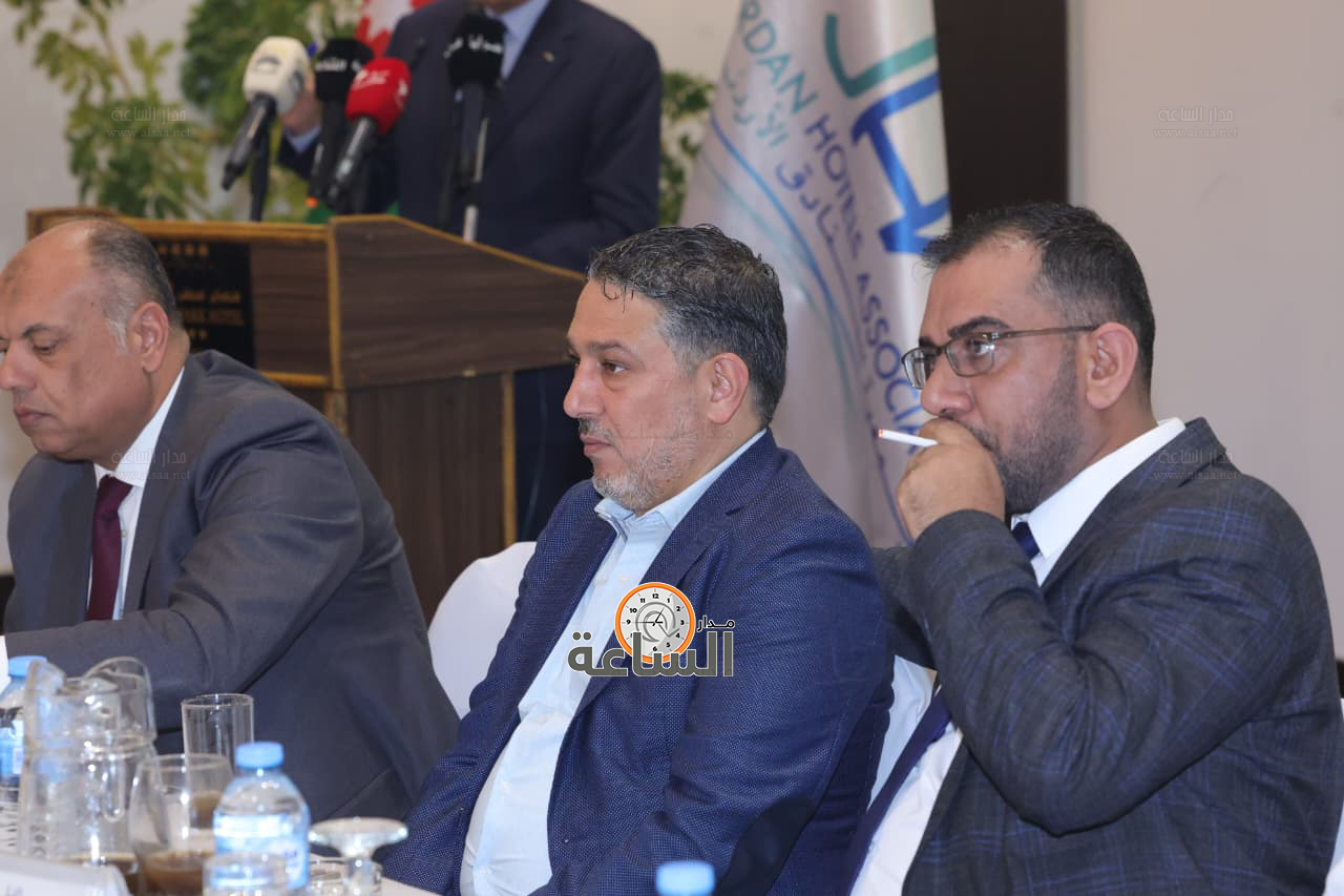 Madar Al-Saa Images 0.9849121045427921